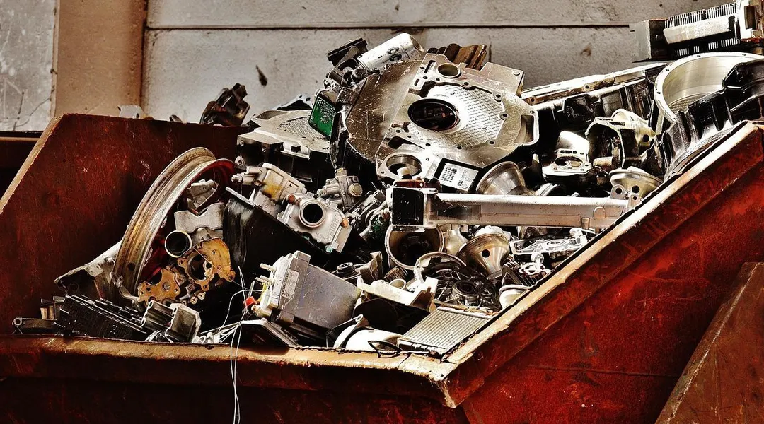 Déchèteries : des ferrailleurs sont autorisés à glaner dans les bennes pour préserver la paix