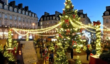 EN IMAGES. Sapin de Noël, chalets… le centre-ville de Rennes brille de mille feux pour les fêtes