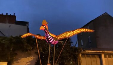 La sortie du jour : suivre la parade des oiseaux géants lumineux sur l’île de Nantes ce samedi