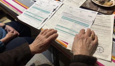 « C’est ubuesque » : ils reçoivent trois amendes de Paris pour leur voiture garée devant