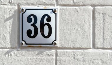 Pourquoi certains habitants de ce village vont devoir changer d’adresse