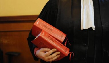 Trois hommes, dont le porte-parole d’un ex-groupuscule d’extrême droite, rejugés pour injure