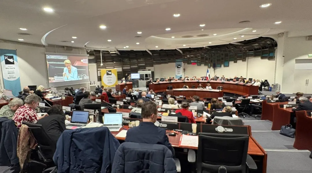 Achats publics et privés : le conseil régional choisit la préférence bretonne