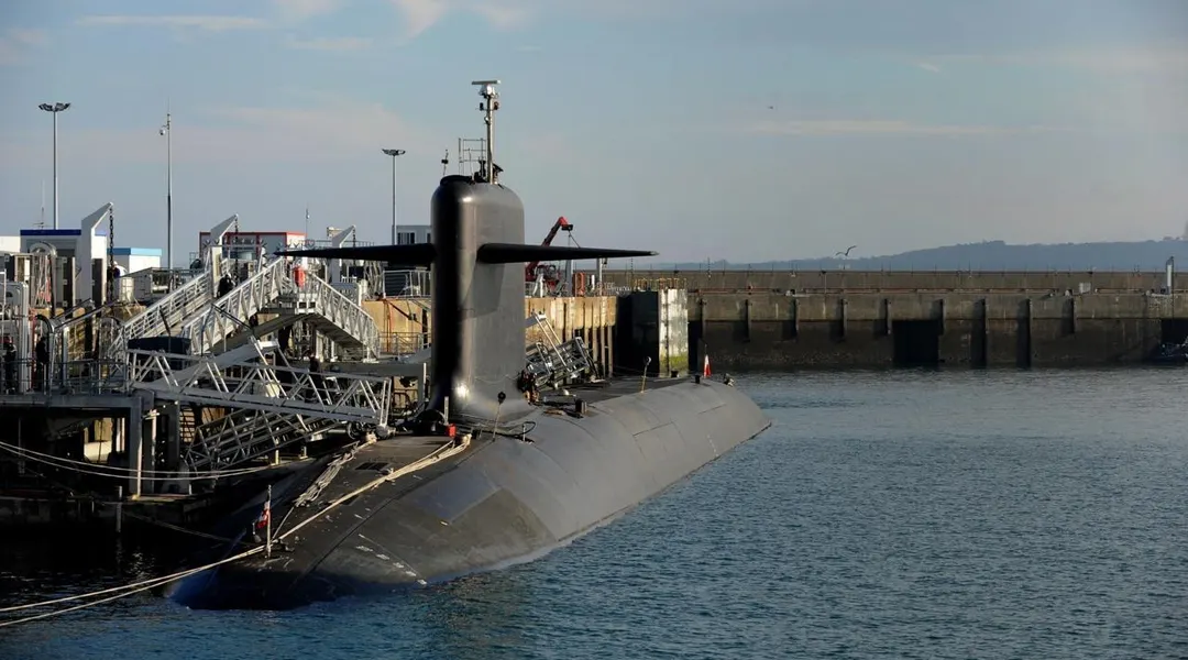 La marine britannique a repéré et suivi un sous-marin russe pendant trois jours dans la Manche