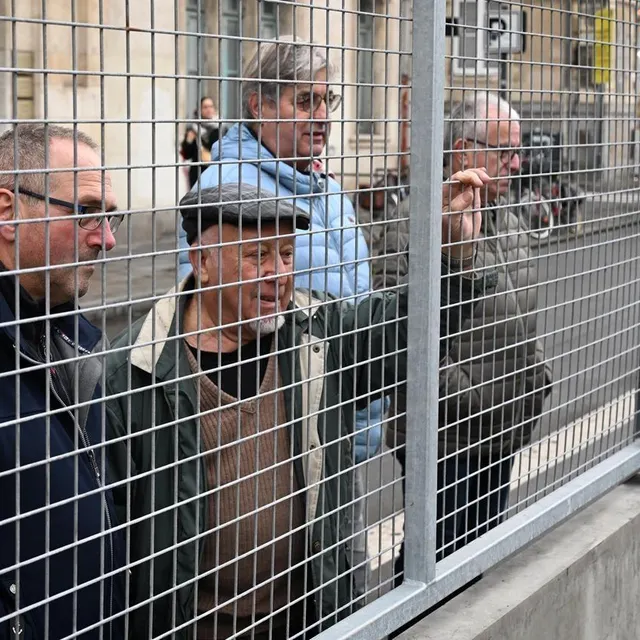 photo beaucoup de curieux viennent voir le chantier.  ©  marc ollivier/ouest-france