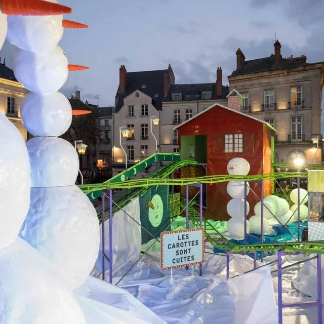 Mon manège éternel est une création de l’artiste Quentin Faucompré, à voir et à chevaucher jusqu’en janvier place du Bouffay, à Nantes. Archives Ouest-France photo mon manège éternel est une création de l’artiste quentin faucompré, à voir et à chevaucher jusqu’en janvier place du bouffay, à nantes. © archives ouest-france