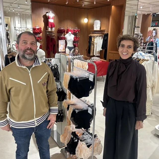 photo laurent aubaux, dirigeant de l’entreprise vertikal agencement, et céline wargnier, directrice marketing du groupe etam, dans la boutique du centre commercial alma, à rennes.  ©  ouest-france