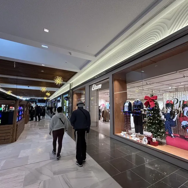 photo installée depuis très longtemps dans l’une des principales galeries du centre commercial alma, à rennes (ille-et-vilaine), la lingerie etam vient de faire entièrement peau neuve  ©  ouest-france