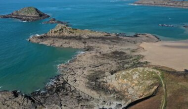 Trois kayakistes tombent à l’eau au large des côtes d’Ille-et-Vilaine, une femme de 58 ans