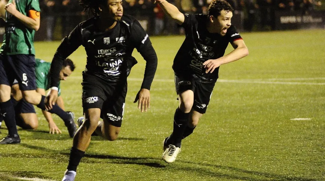Football - R1. La TA Rennes solide leader, après sa victoire contre le CPB Bréquigny . Sport