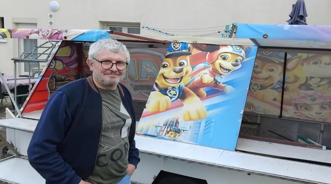 Vertou. Il a créé une boîte à dons mobile