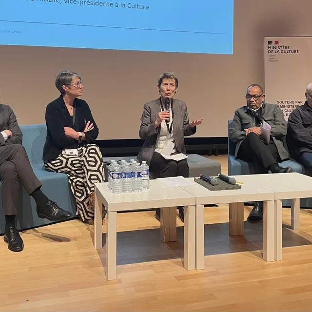 photo quentin jagorel, directeur régional des affaires culturelles en bretagne ; gaëlle le stradic, vice-présidente de la région bretagne en charge de la culture ; françoise rubellin, présidente du pont supérieur ; michel cocotier, conseiller municipal au développement des pratiques artistiques de la ville de nantes, et benoît careil, adjoint délégué à la culture de la ville de rennes.  ©  ouest-france