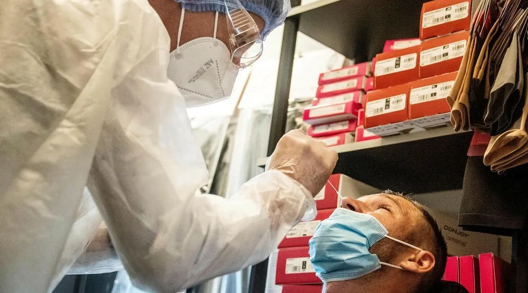 Ils facturaient des masques sans les délivrer : deux pharmaciens nantais interdits d’exercer pour