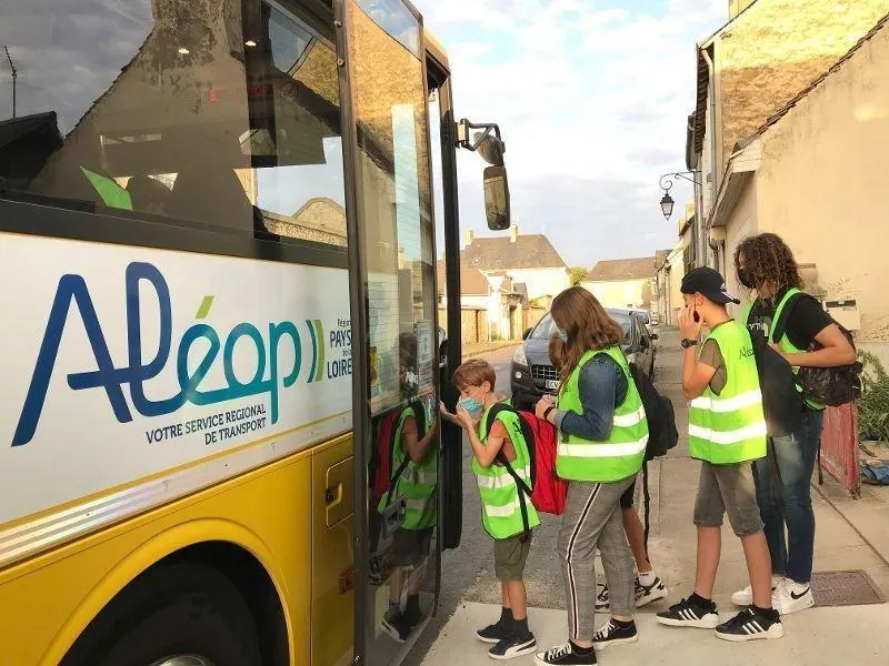 La grève des cars scolaires s’invite aux débats du conseil régional des Pays de la Loire