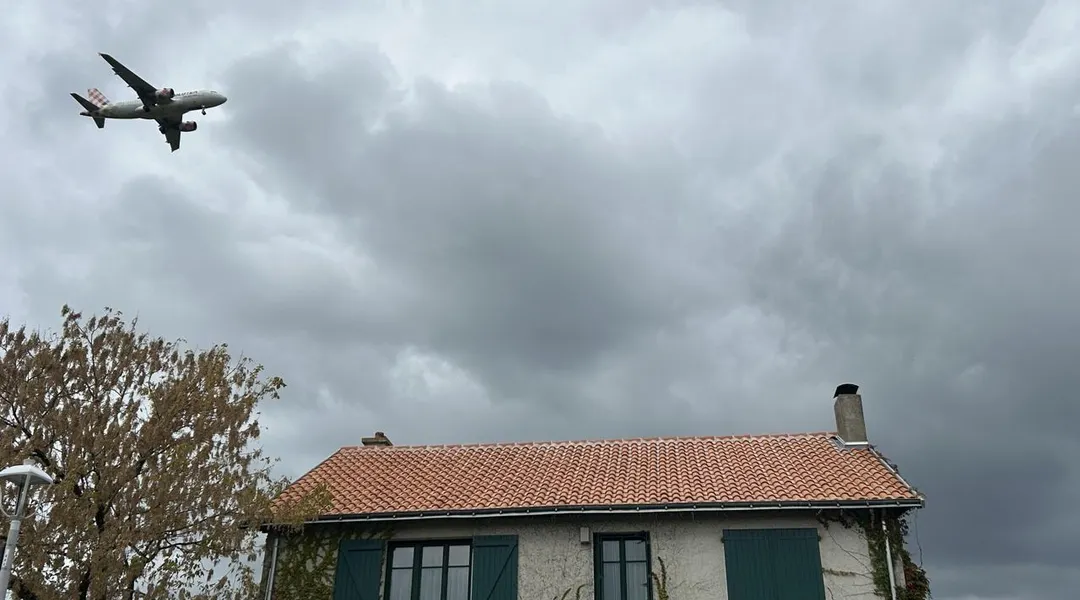 Pourquoi cette commune bordant l’aéroport de Nantes prend un arrêté exceptionnel validant son