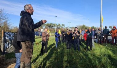 La Confédération paysanne mobilise une soixantaine de personnes près de Rennes contre