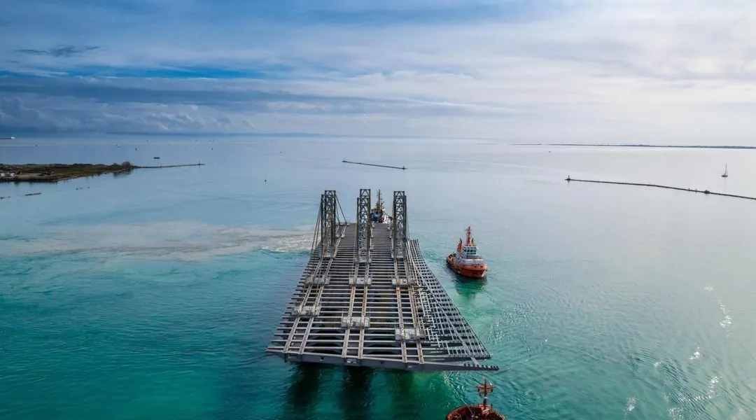 Le tablier du futur pont Anne-de-Bretagne à Nantes désormais attendu pour fin décembre