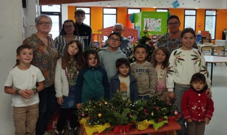 Sèvremont. Sapin, guirlande… Art Flo a initié les enfants à l’art floral pour Noël