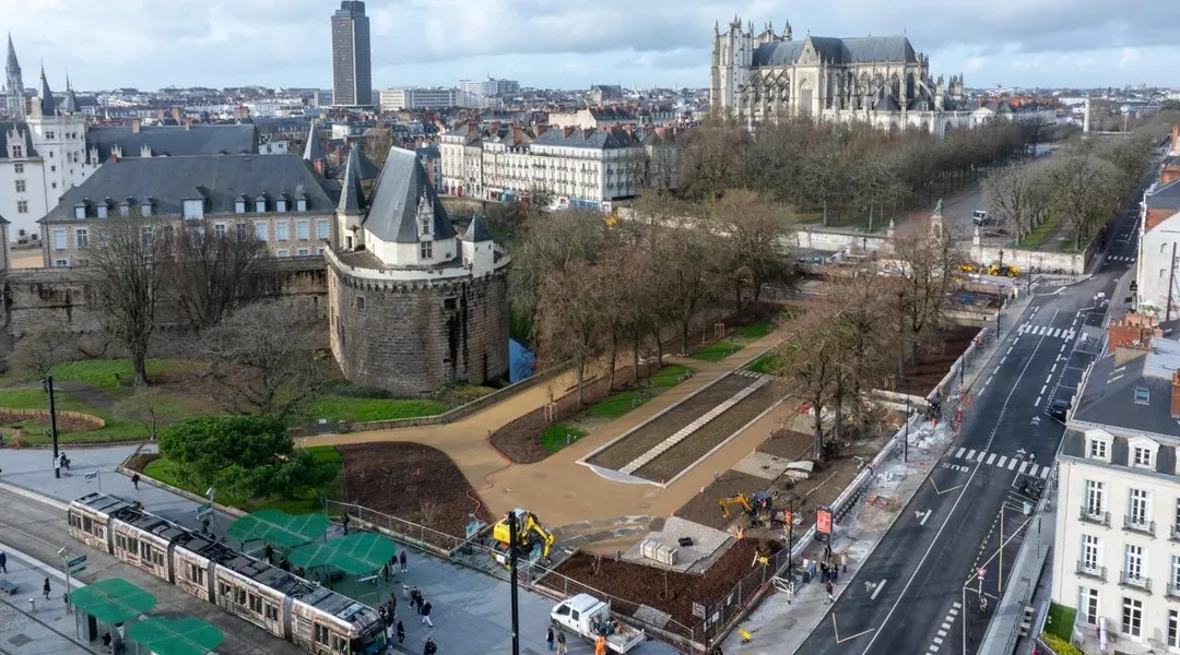Des visites guidées pour découvrir les 8 000 plantes du nouveau jardin Duchesse-Anne, à Nantes,