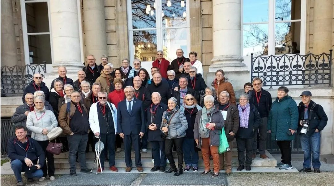Requeil. Quarante-sept habitants en visite à Paris