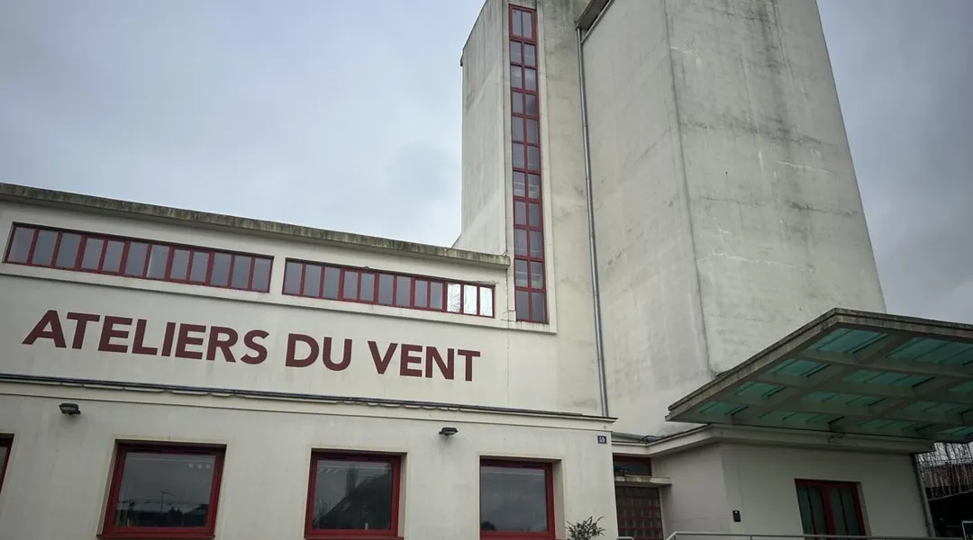 Avant Les Ateliers du Vent, ce lieu a abrité une usine à moutarde, à Cleunay, à Rennes