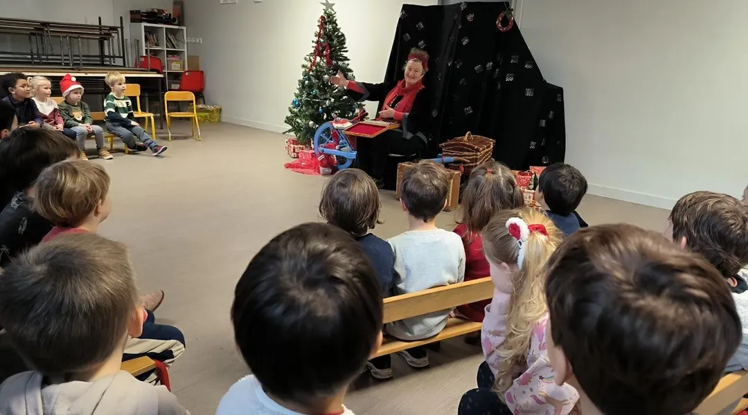 Deux spectacles et une formation : la conteuse Marie Chiff’mine était à l’école Sainte-Anne