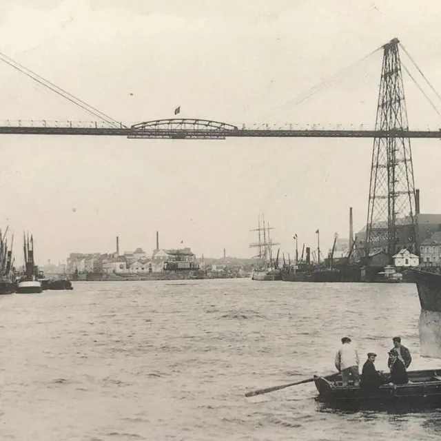photo le pont transbordeur a enjambé la loire de 1903 à 1958.  ©  collection : stéphane pajot