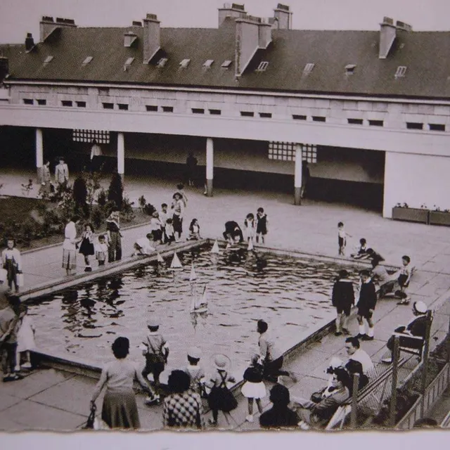 photo les nantais et nantaises venaient jouer au bateau dans le bassin de la terrasse decré  ©  archives privées
