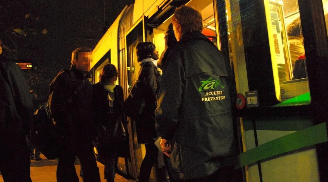 Incivilités à Nantes : plusieurs lignes de bus sont déviées et une ligne de tramway est coupée