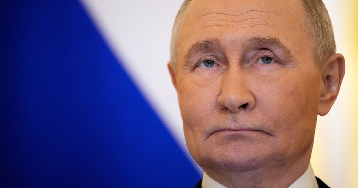 Le président russe Vladimir Poutine, au Kazakhstan, le 12 novembre 2025.