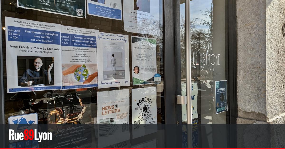 le café Simone poursuit son tournant à l'extrême droite