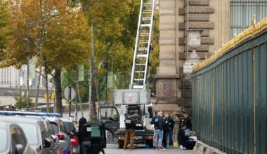 Casse du siècle au Louvre : des images "exclusives" dévoilées, les voleurs auraient pu être stoppés "à 30 secondes près"
