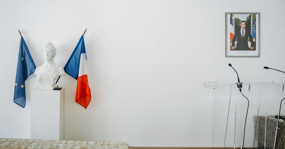 La préfecture de Seine-et-Marne refuse la démission du maire opposé au mariage d’un étranger sous OQTF – Libération