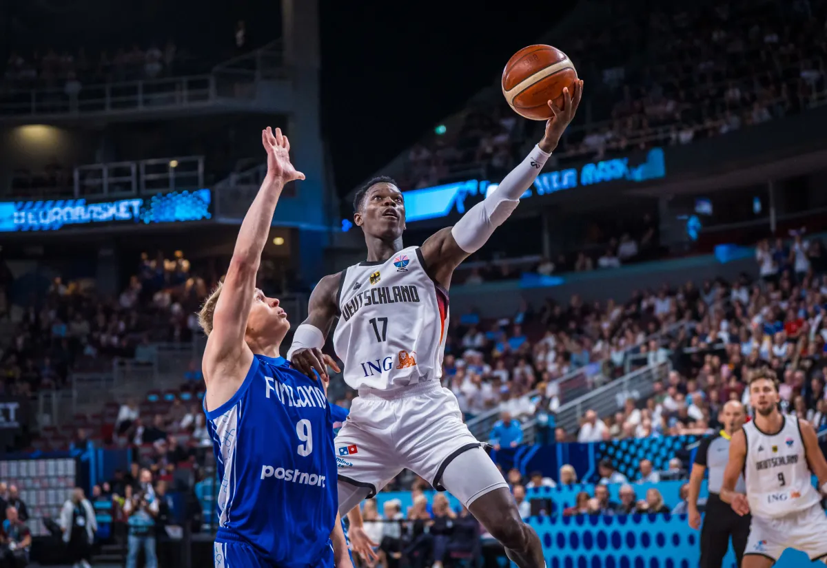 Dennis Schröder est l'homme de l'année en Allemagne pour Playboy