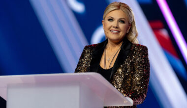 États-Unis : Erika Kirk, veuve de Charlie Kirk, soutient JD Vance pour la présidentielle 2028