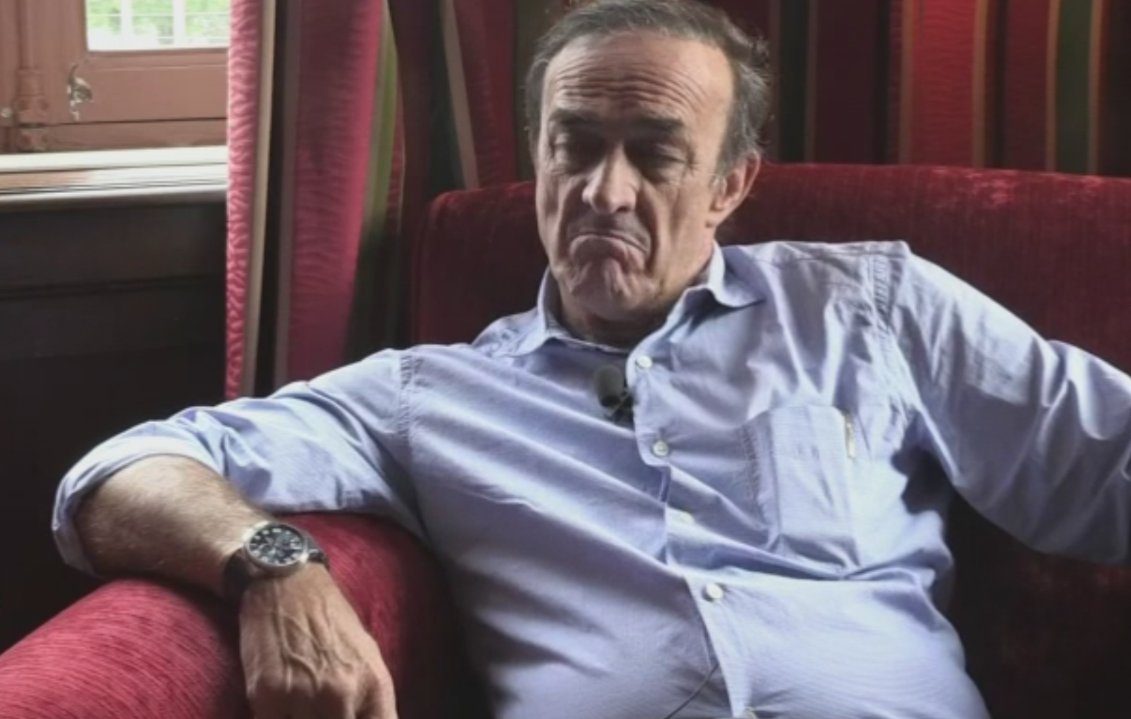 Michaël Ciani donne le discours de Jean-Louis Triaud à son départ de Bordeaux pour la Lazio