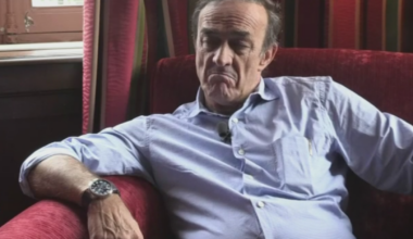 Michaël Ciani donne le discours de Jean-Louis Triaud à son départ de Bordeaux pour la Lazio