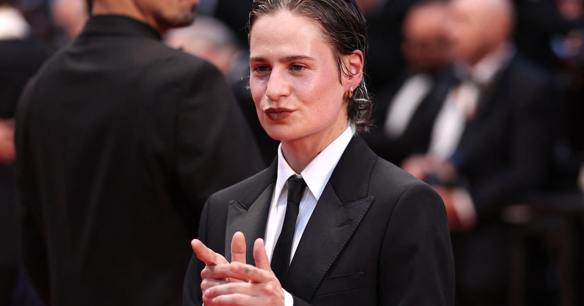 "Cela devient pathétique" : Rahim Redcar vivement critiqué par les internautes après une prestation dans une brasserie (vidéo)