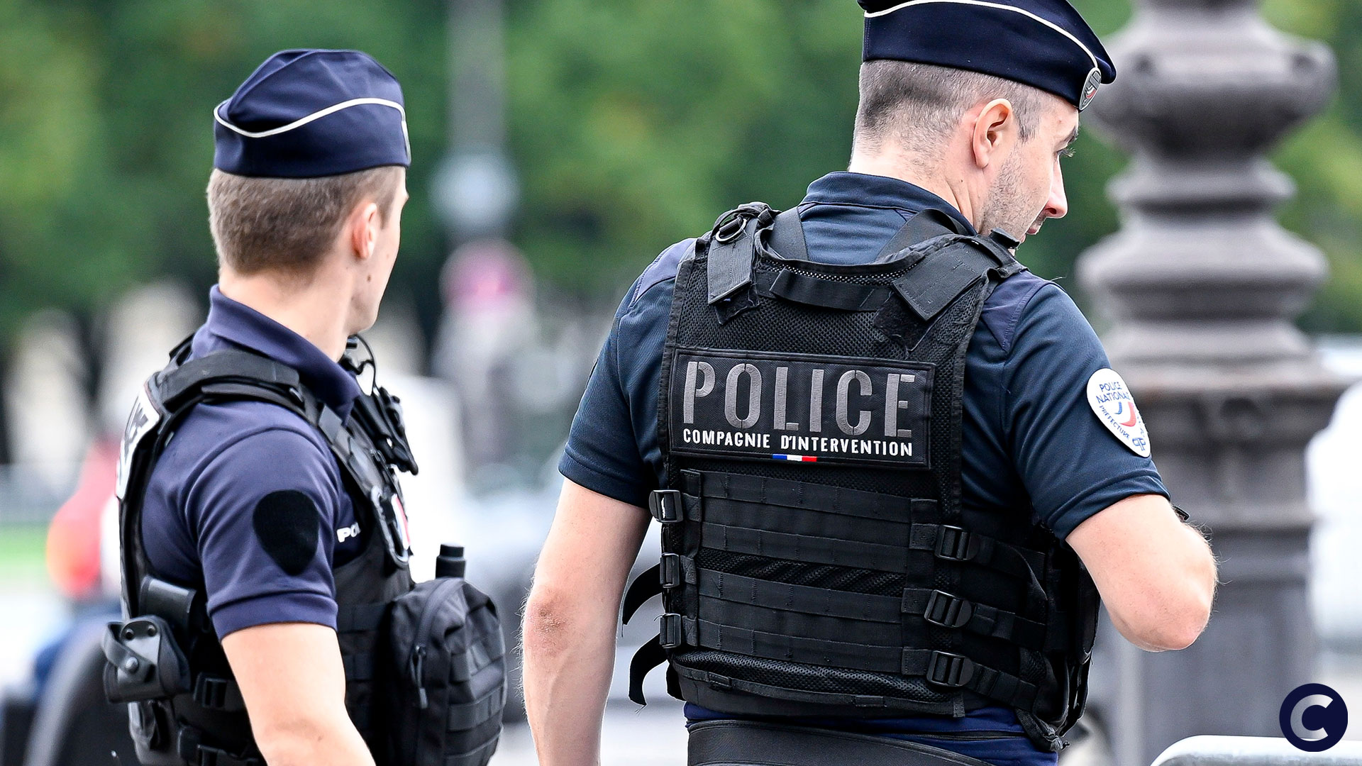 Le mois de juin 2025 a vu l'introduction en bourse du géant du secteur Circle, mais il a été surtout marqué par deux phénomènes majeurs :  d'un côté, l'adoption institutionnelle du Bitcoin qui a atteint de nouveaux sommets avec l'évènement des Bitcoin Treasury Companies. De l'autre, la sécurité physique des acteurs du secteur crypto a été mise à rude épreuve par une vague de criminalité, et particulièrement en France. Enfin, les tensions géopolitiques et personnelles entre des figures publiques de premier plan aux États-Unis ont également démontré leur influence directe et volatile sur le marché. 