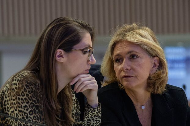 Valérie Pécresse et Aurore Bergé durant les assises sur les violences faites aux femmes dans les transports organisées par la région et IDFM. LP/Ahmed Benazzouz