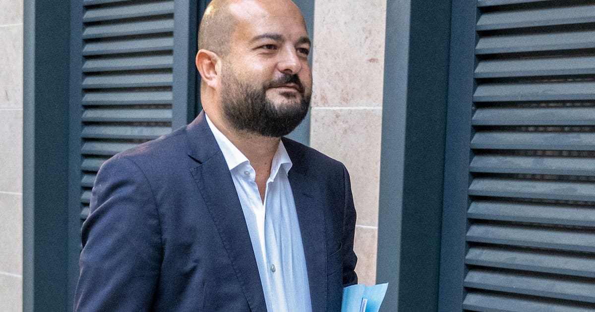 Le RN exfiltre David Rachline, maire de Fréjus, après des années de polémiques et juste avant les municipales – Libération