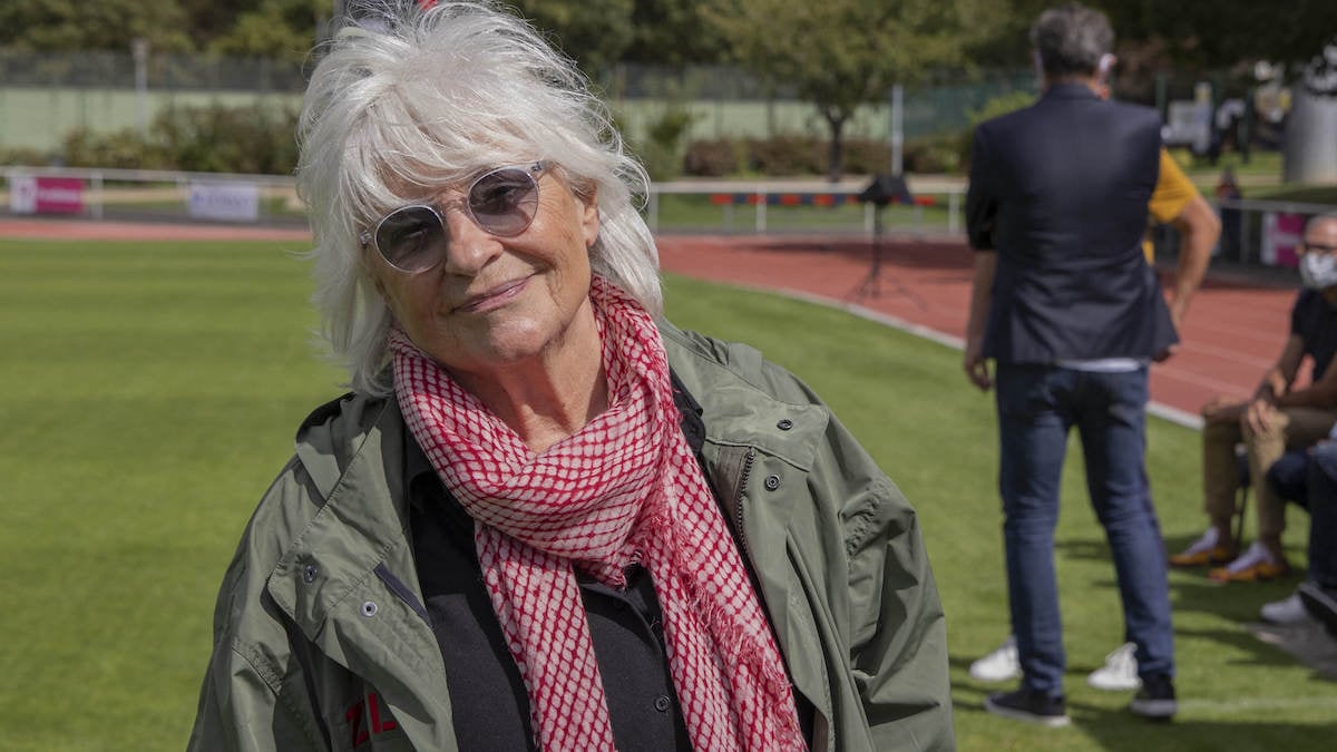 "Deux coqs dans un poulailler"