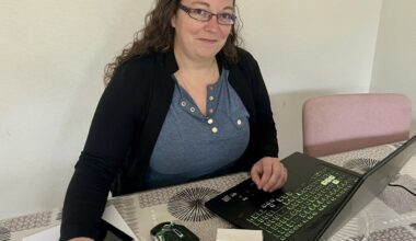 Aide-soignante, Cindy devient graphiste et lance son entreprise dans le Cotentin