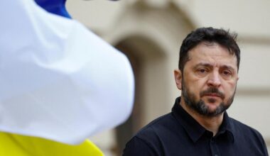 Volodymyr Zelensky cède à la pression de Donald Trump