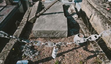 à Marseille, le scandale des cimetières communaux