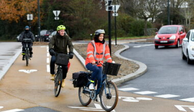 c'est quoi ce rond-point où les vélos et les piétons sont prioritaires ?
