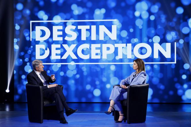 Sur le plateau de l’émission « Destin d’exception » présentée par Sonia Mabrouk, sur CNews, avec comme invité Philippe de Villiers, le 18 mars 2025.