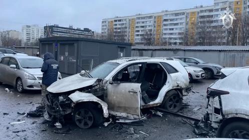 Sur les lieux où le lieutenant-général Fanil Sarvarov aurait été tué dans un attentat à la voiture piégée, à Moscou, en Russie, le 22 décembre 2025.