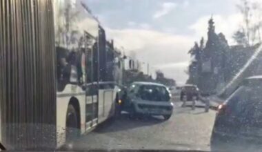 L'IMAGE. Une impressionnante collision entre un bus et une voiture au Mesnil-Esnard