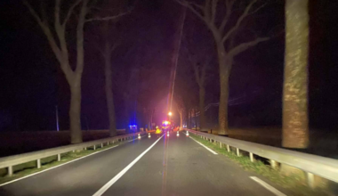 plusieurs camions pris au piège par la fermeture d'une route